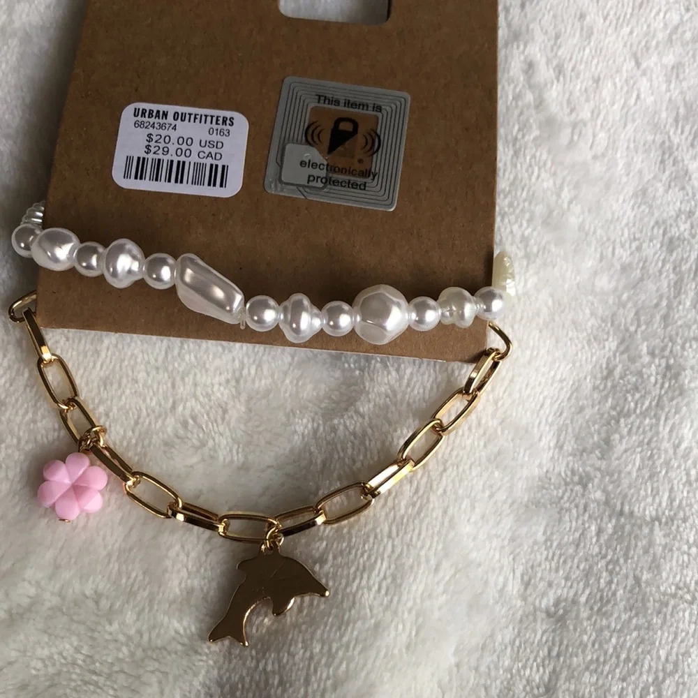 New urban outfitters faux pearl charm bracelet, gold tone chain and pearl